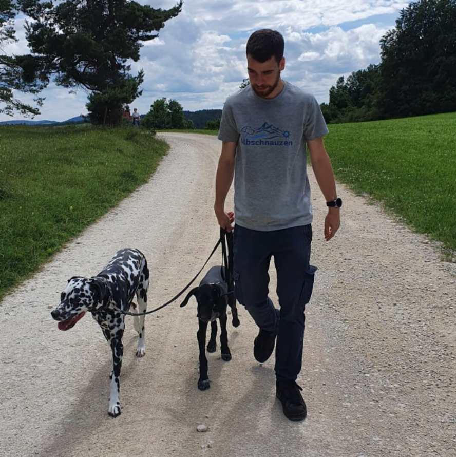 Sascha Tompel mit seinen Hunden
